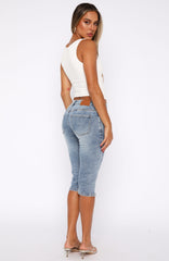 Annie Low Rise Denim Capri Jeans Vintage Light Blue Wash
