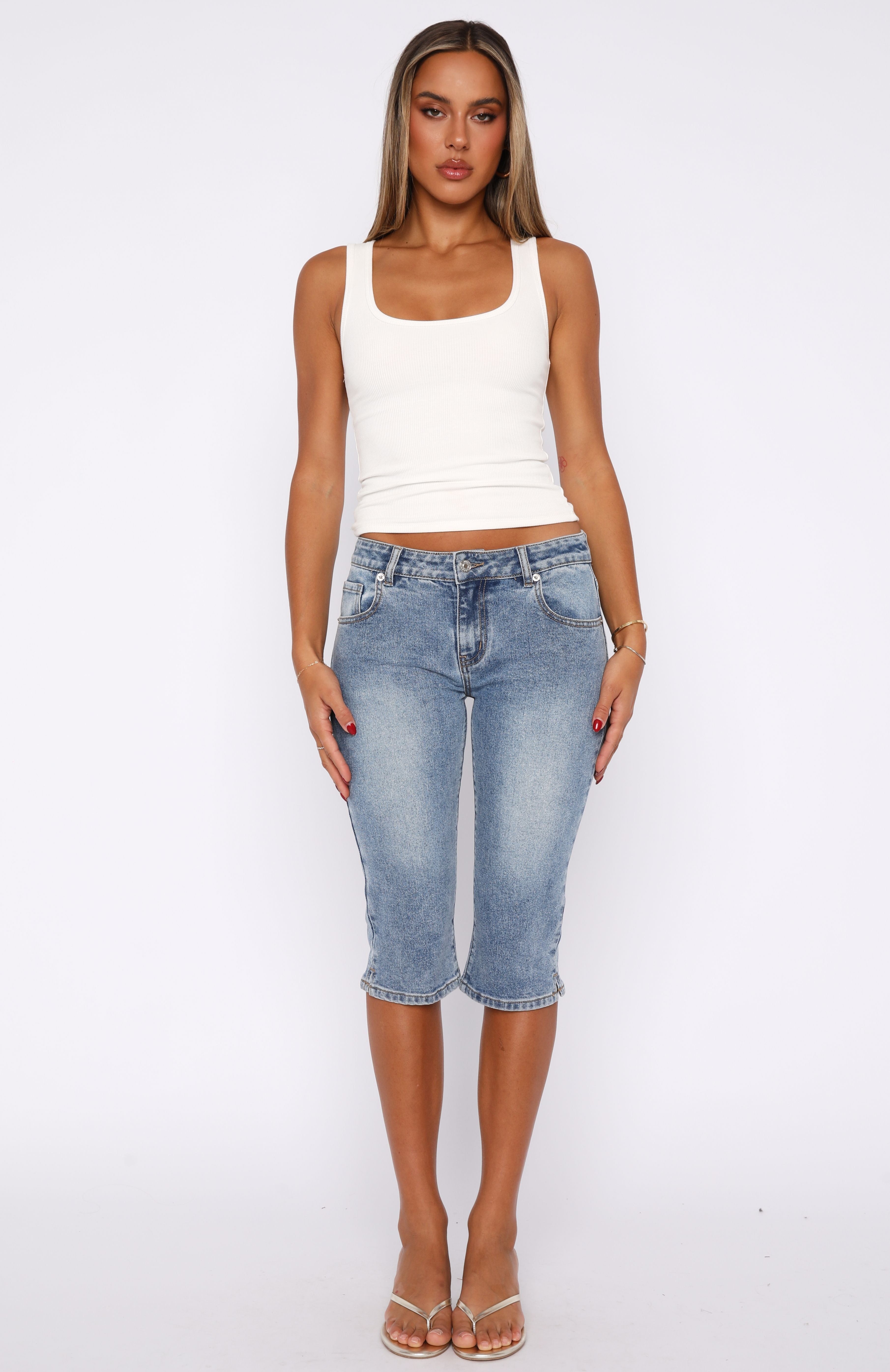 Annie Low Rise Denim Capri Jeans Vintage Light Blue Wash
